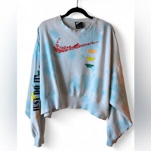 Nike Women’s Recreation Club Butterfly Blue Tie-Dye Sweatshirt-Size S